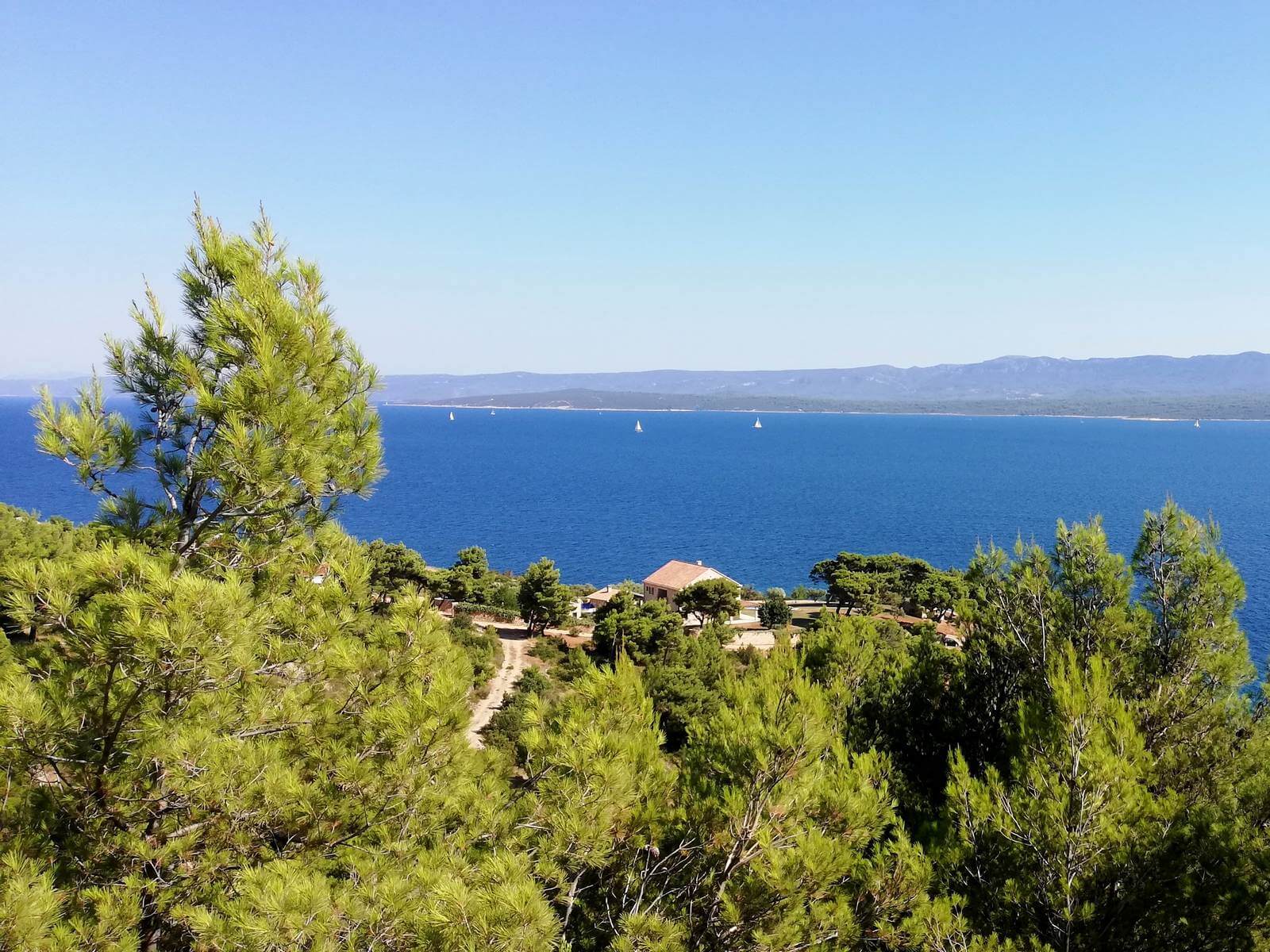 Foto: Blick von der Insel Brac auf das kroatische Festland - Lupe Reisen