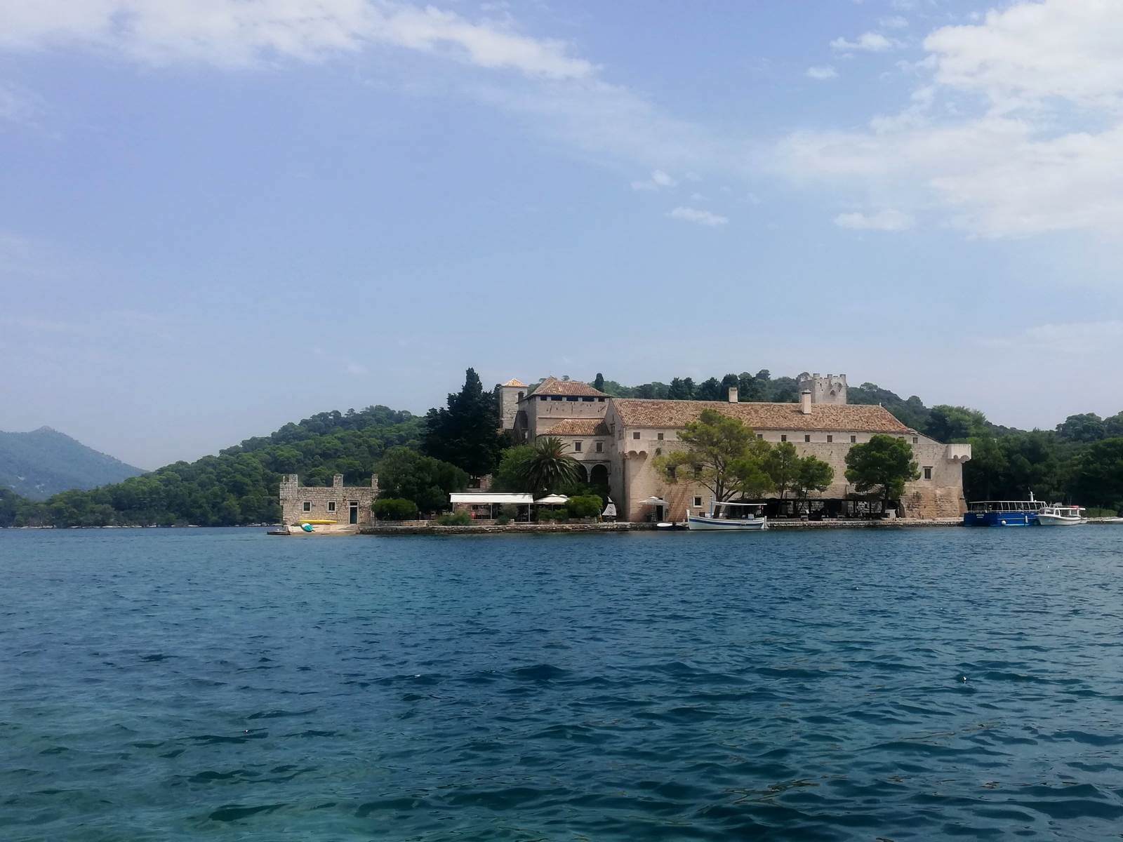 Foto: Die Insel Mljet mit der Kirche Sveta Marija - Lupe Reisen