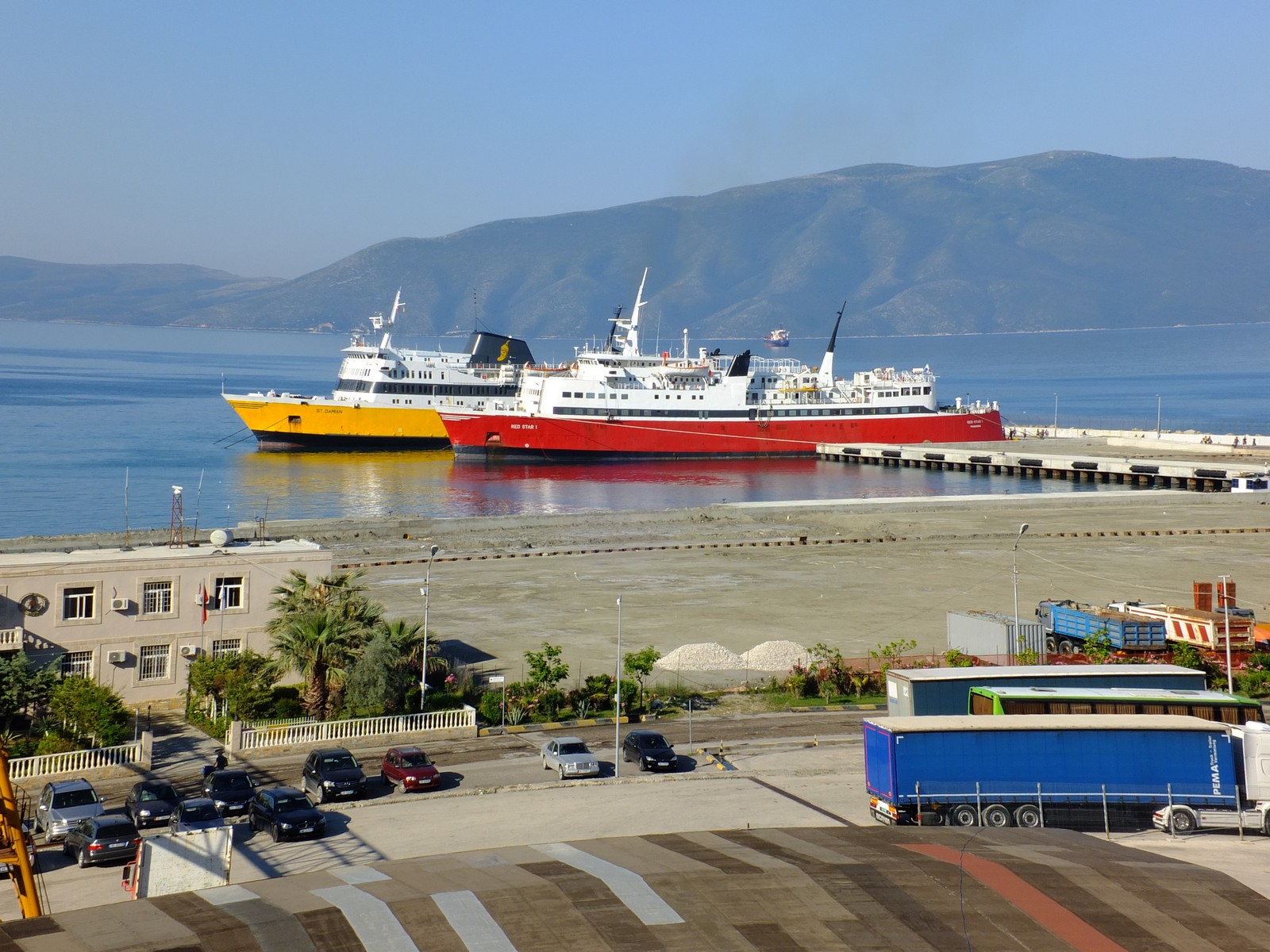 Der Adria-Hafen von Vlora - Lupe Reisen