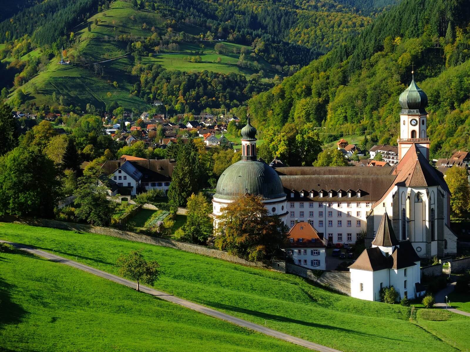 Barocke Klosteranlage St. Trudpert im Mnstertal (Copyright Ferienregion Mnstertal-Staufen) - Lupe Reisen
