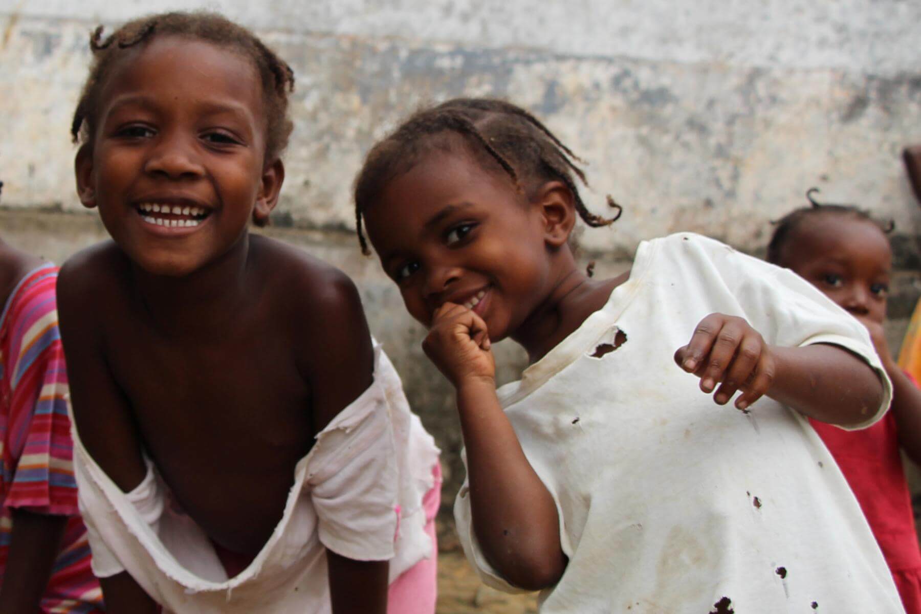 Foto: Kinder voller Lebensfreude auf Sao Tome - Lupe Reisen